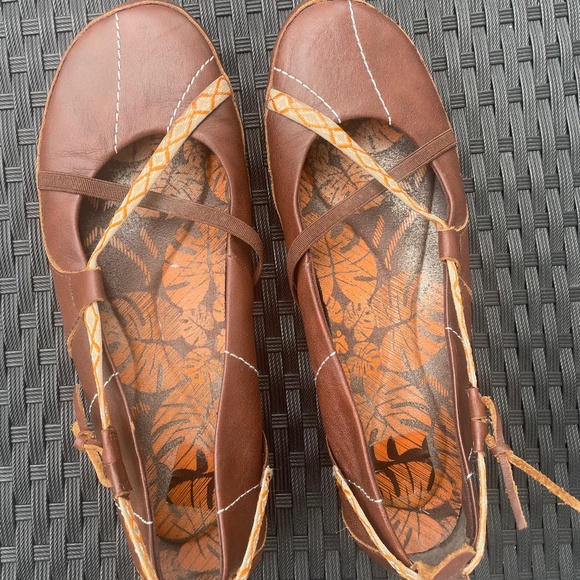 Merrell flats - Picture 1 of 6